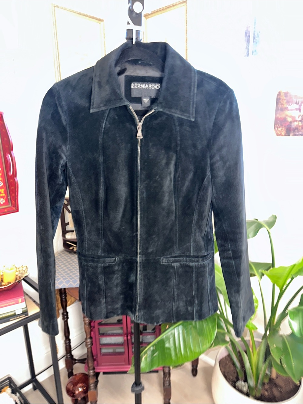 Bernardo Vintage Black Distressed 100%
Suede Leather Jacket